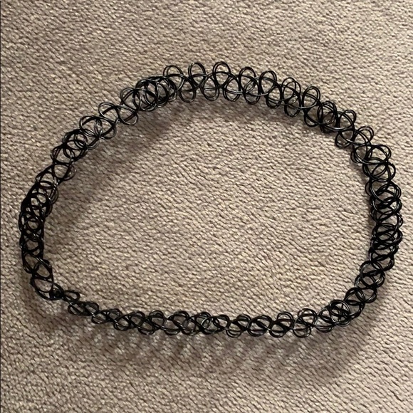 Chocker - Picture 1 of 1